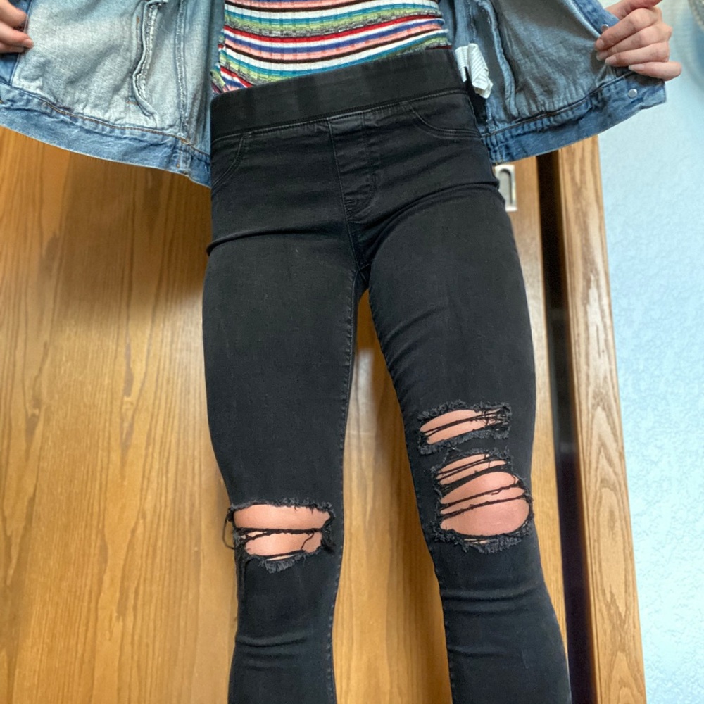 Black, ripped jeggings